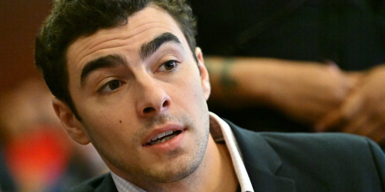 NEW YORK, NEW YORK - DECEMBER 02: Luigi Mangione appears for the second day of a suppression of evidence hearing in the killing of UnitedHealthcare CEO Brian Thompson in Manhattan Criminal Court on December 02, 2025 in New York City. Mangione's lawyers will argue to have the evidence thrown out because police officers allegedly did not read Mangione his Miranda rights and did not have a proper warrant when they searched his backpack at a Pennsylvania McDonald's last December. He is accused of fatally shooting UnitedHealthcare CEO Brian Thompson and faces state and federal murder charges. (Photo by Curtis Means-Pool/Getty Images)